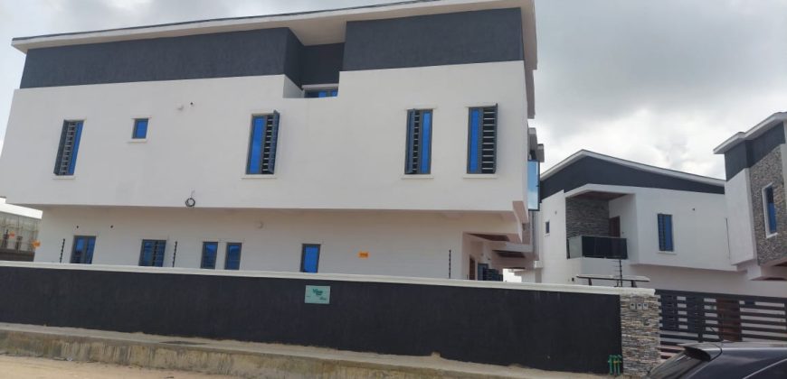 For Sale: 4 units of 4 bedroom semi-detached duplexes and 2 units of fully detached duplexes